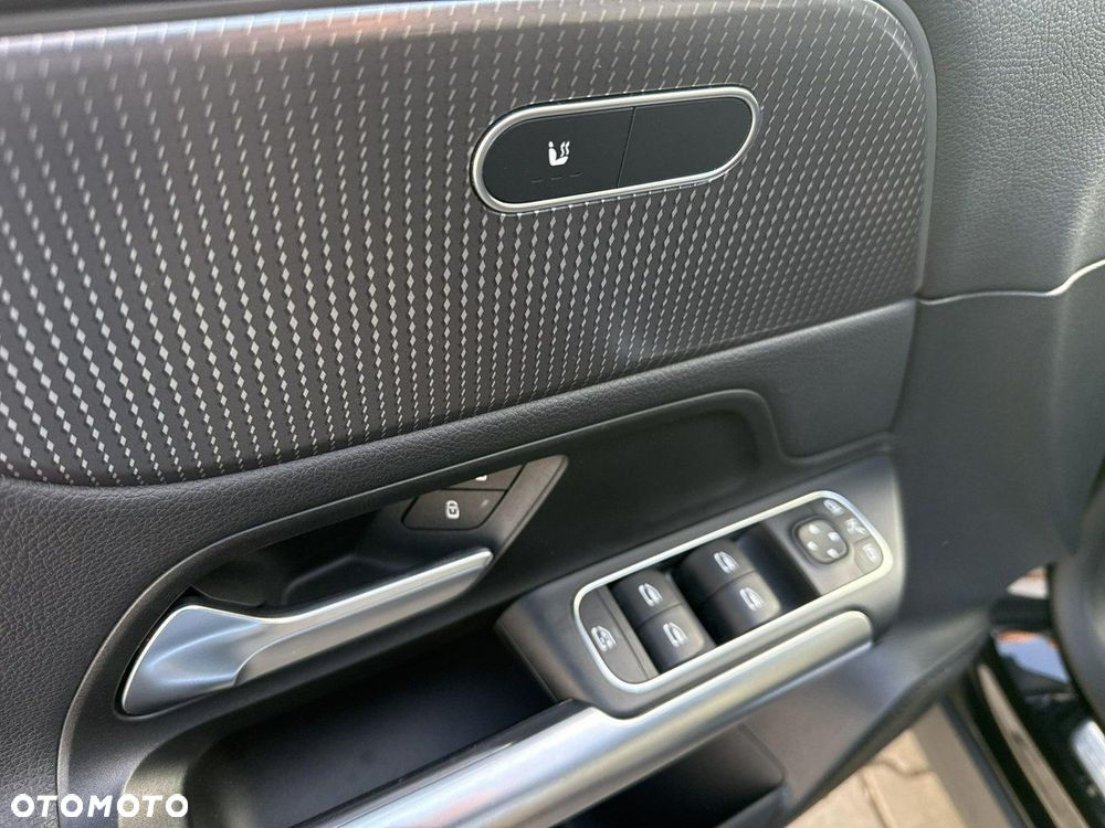 Mercedes-Benz EQA - 12