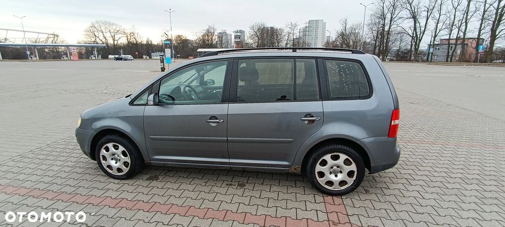 Volkswagen Touran - 5