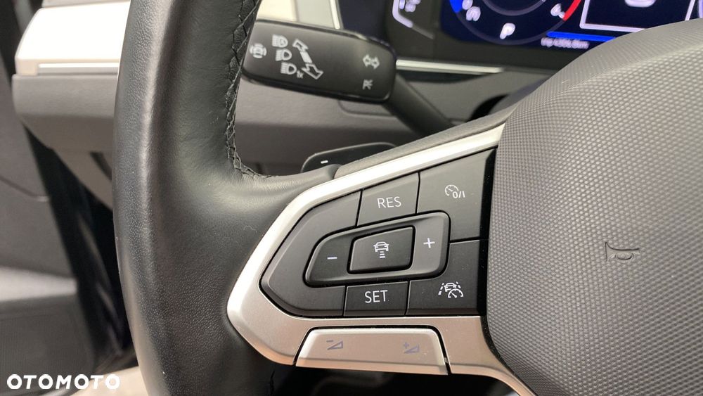 Volkswagen Passat - 24