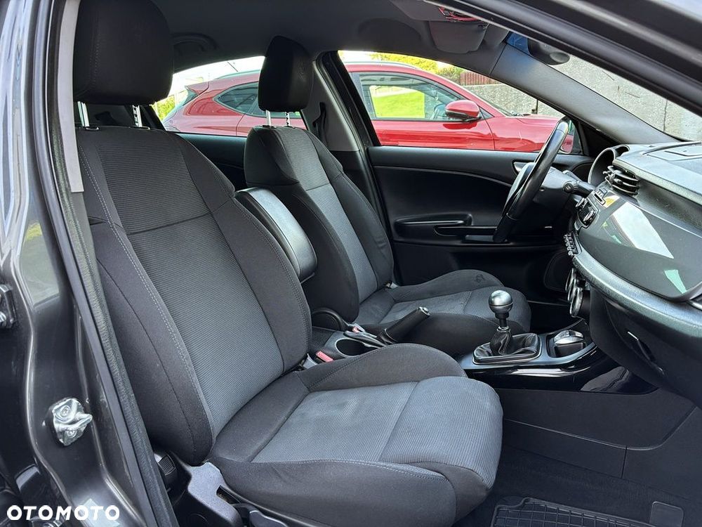 Alfa Romeo Giulietta 1.6 JTDM Distinctive - 24