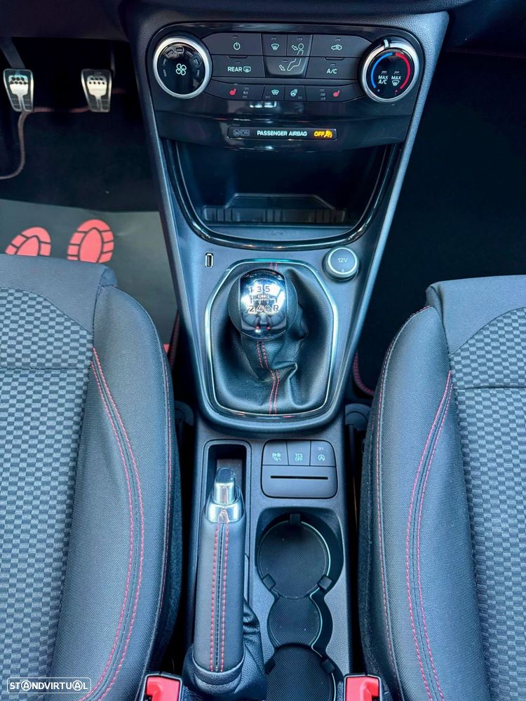 Ford Puma 1.0 EcoBoost Hybrid ST-LINE - 24