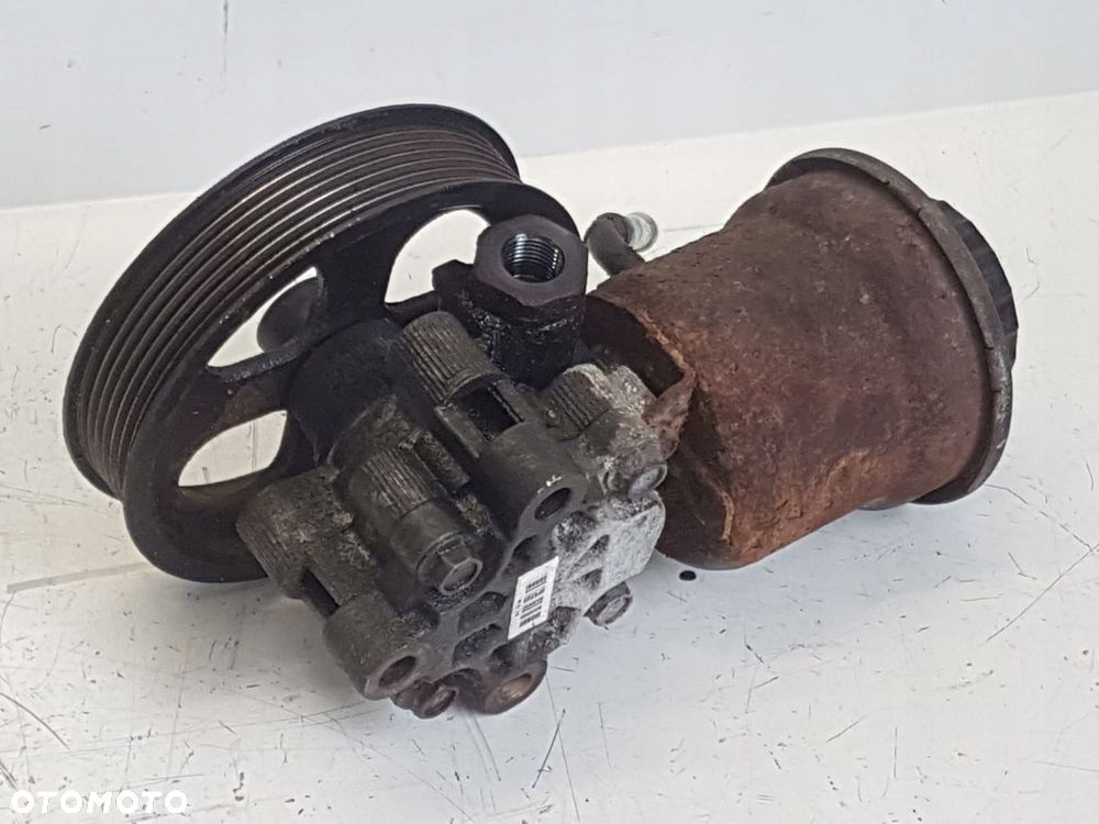 TOYOTA COROLLA VERSO 04- 2.2D POMPA WSPOMAGANIA - 5