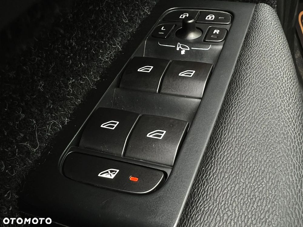 Volvo XC 40 T4 AWD Geartronic R-Design - 18