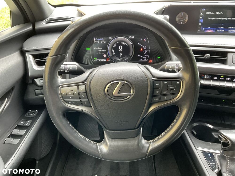 Lexus UX - 21