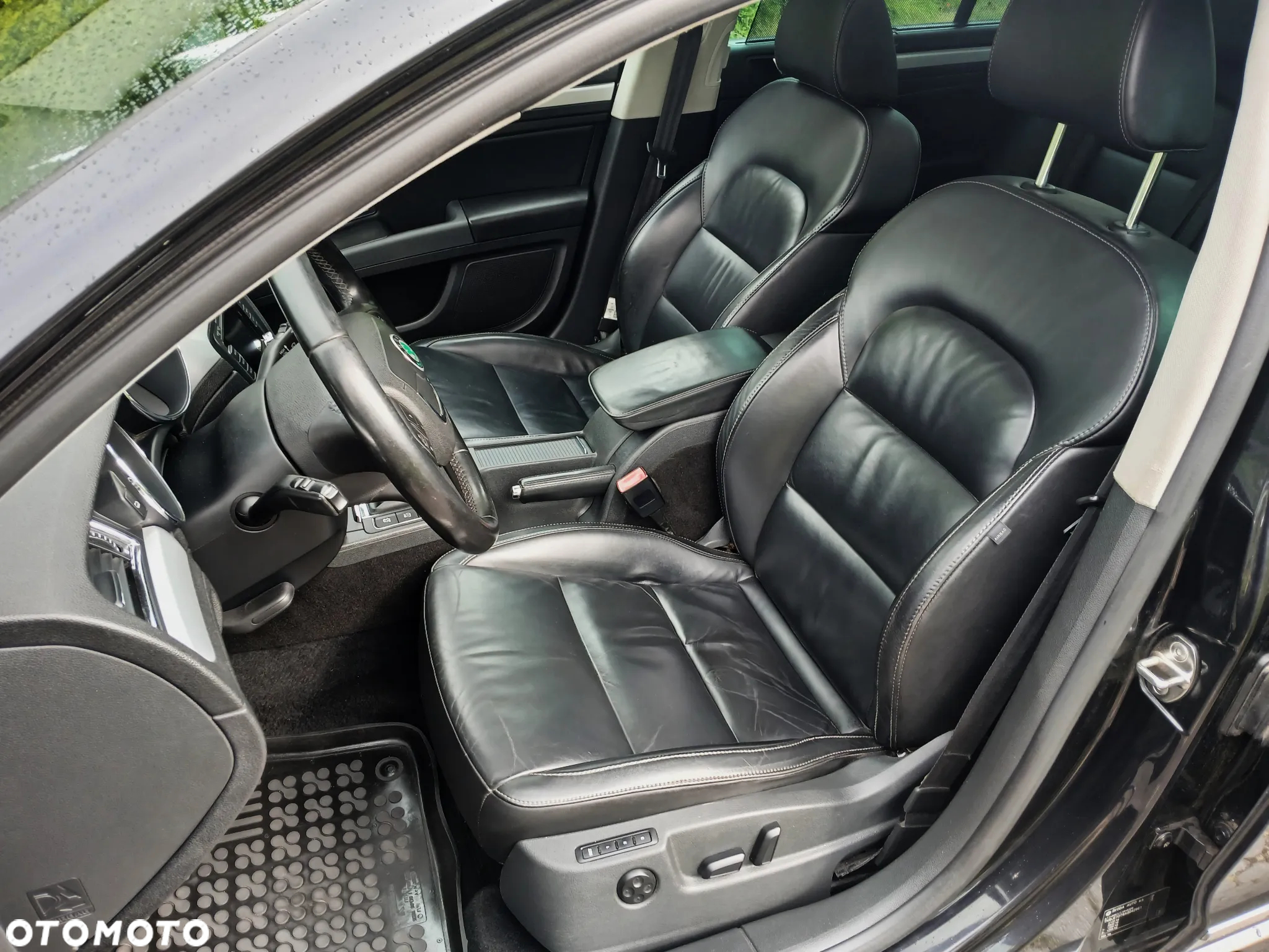 Skoda Superb 2.0 TDI Elegance - 24