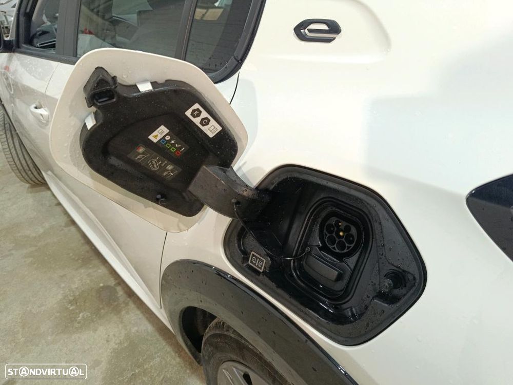 Peugeot e-208 50 kWh Active Pack - 9