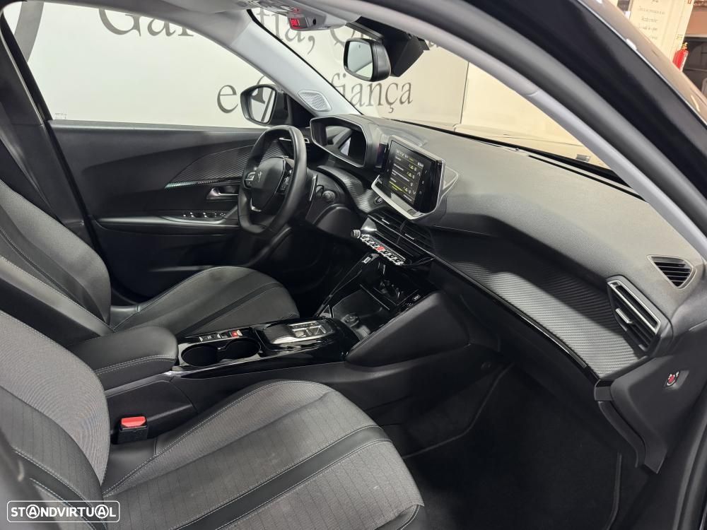 Peugeot 2008 1.2 PureTech Allure EAT8 - 36
