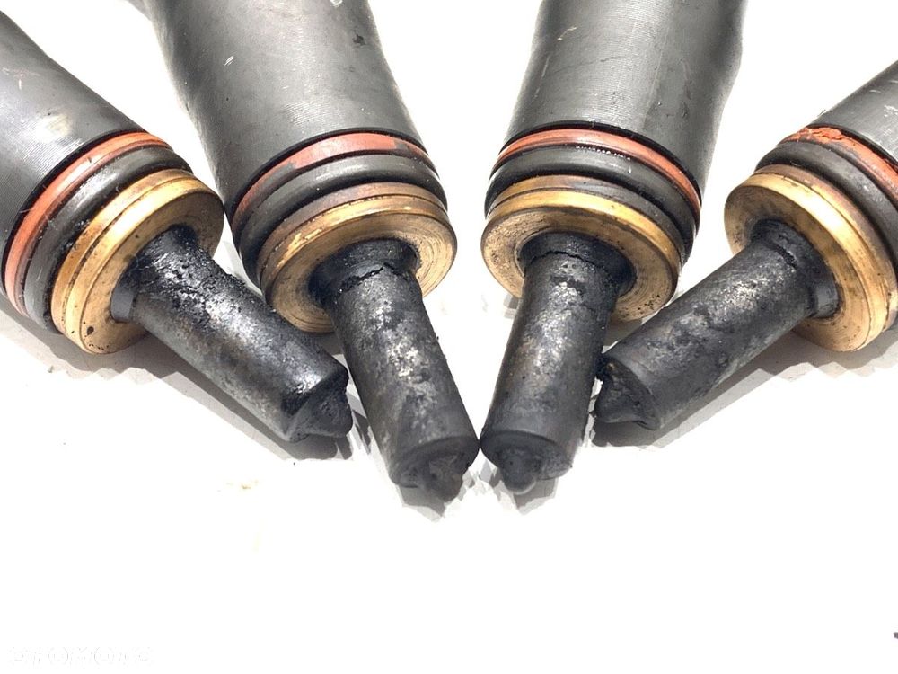 WTRYSKIWACZE KOMPLET  VW CADDY III Nadwozie pełne/minivan (2KA, 2KH, 2CA, 2CH) 2004 - 2015 1.6 75 - 2