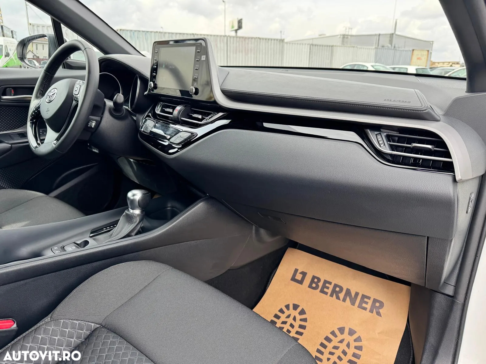 Toyota C-HR 1.8 HSD 122 CP 4x2 CVT Core - 13