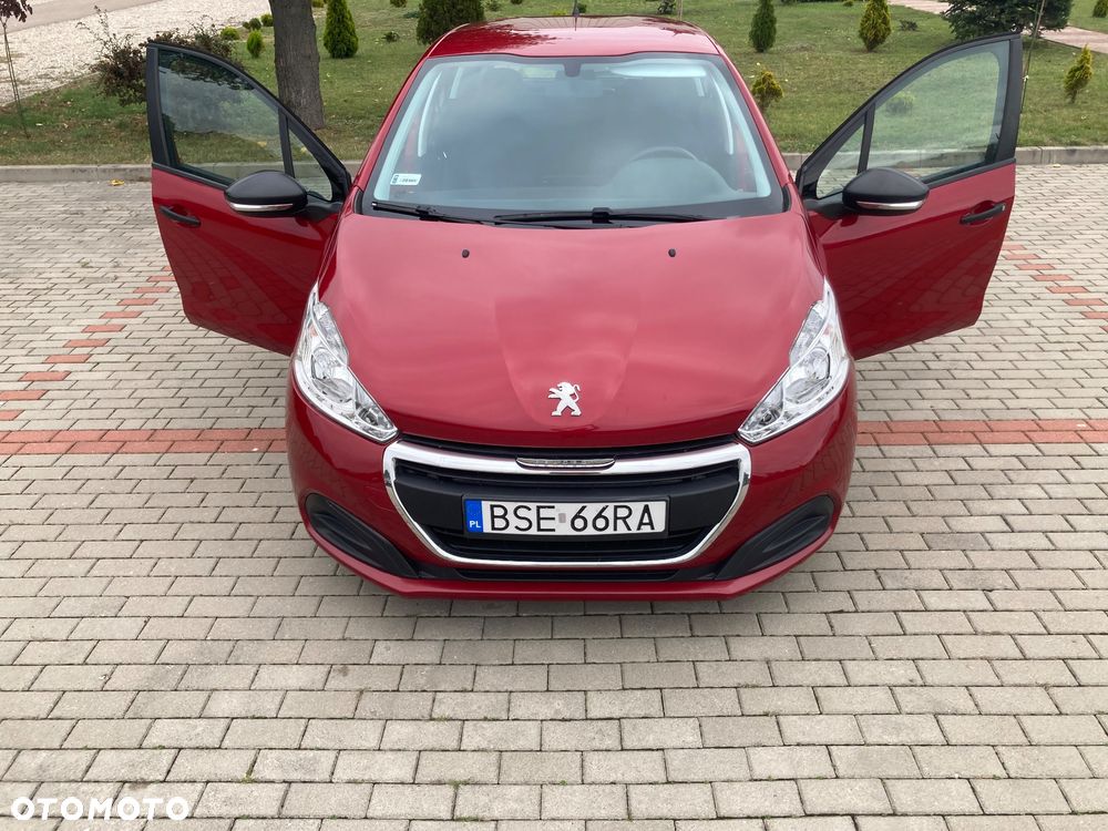 Peugeot 208 - 1