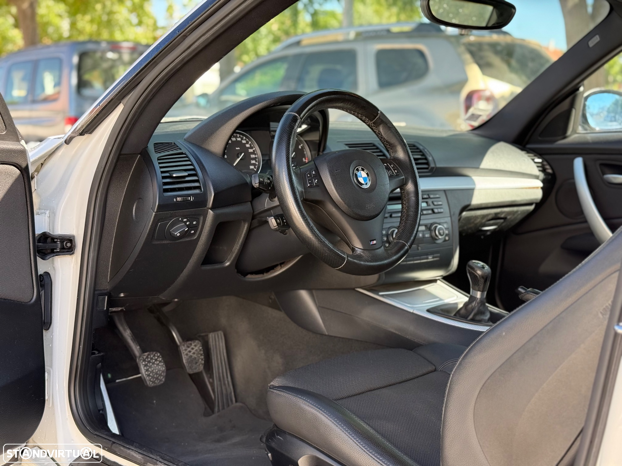 BMW 120 d Coupe Limited Edition Lifestyle c/ M Sport Pack - 14
