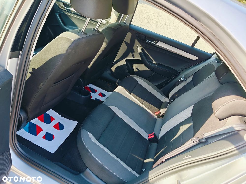 Skoda RAPID 1.0 TSI Ambition - 13