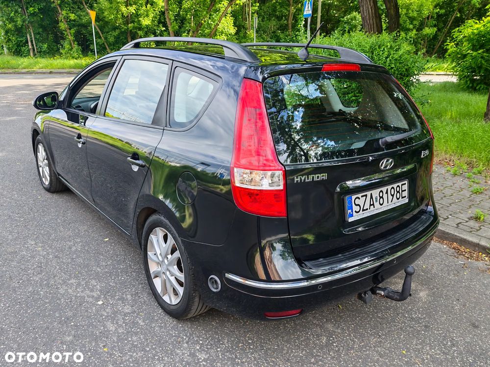 Hyundai i30 2.0 Premium - 2
