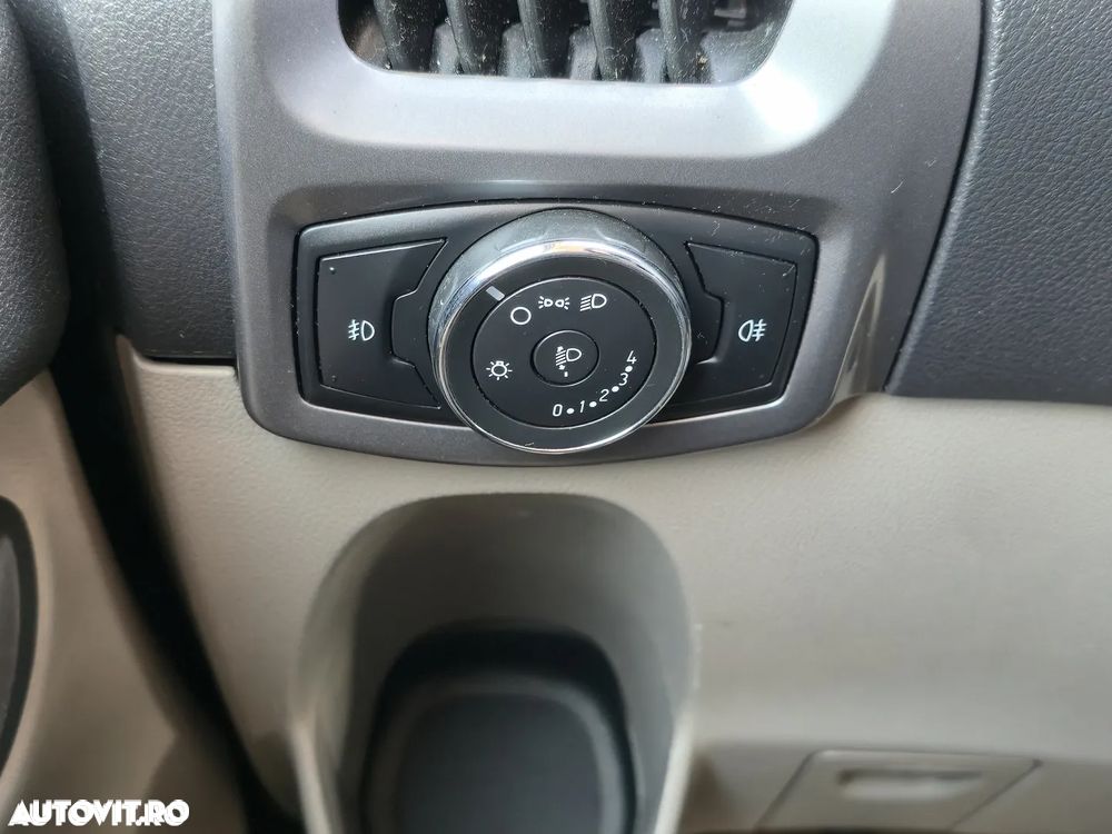 Ford Tourneo Custom 300 L1H1 VA Titanium - 24