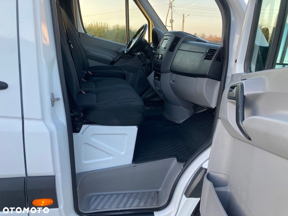 Mercedes-Benz Sprinter - 9