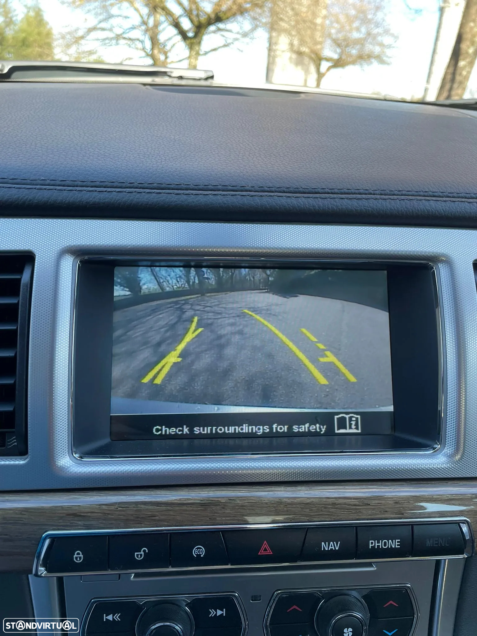 Jaguar XF 2.2 D Premium Luxury - 12