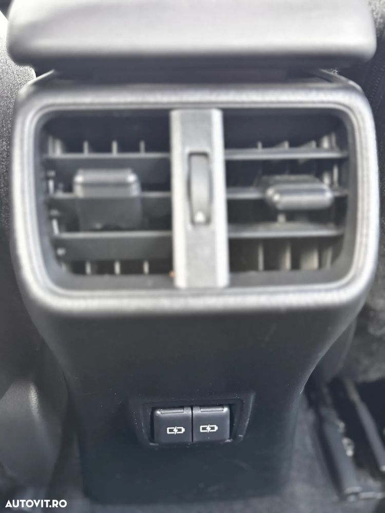 Lexus UX - 27