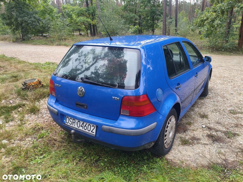 Volkswagen Golf - 2