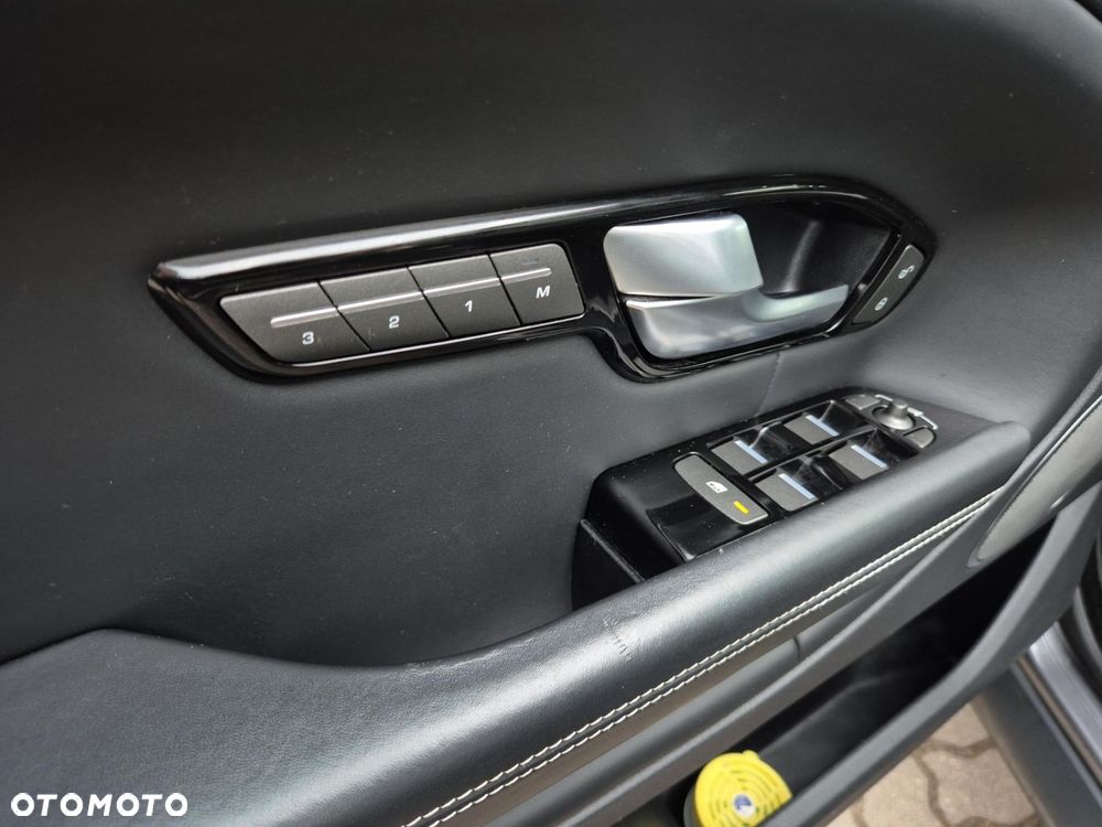 Land Rover Range Rover Evoque - 24