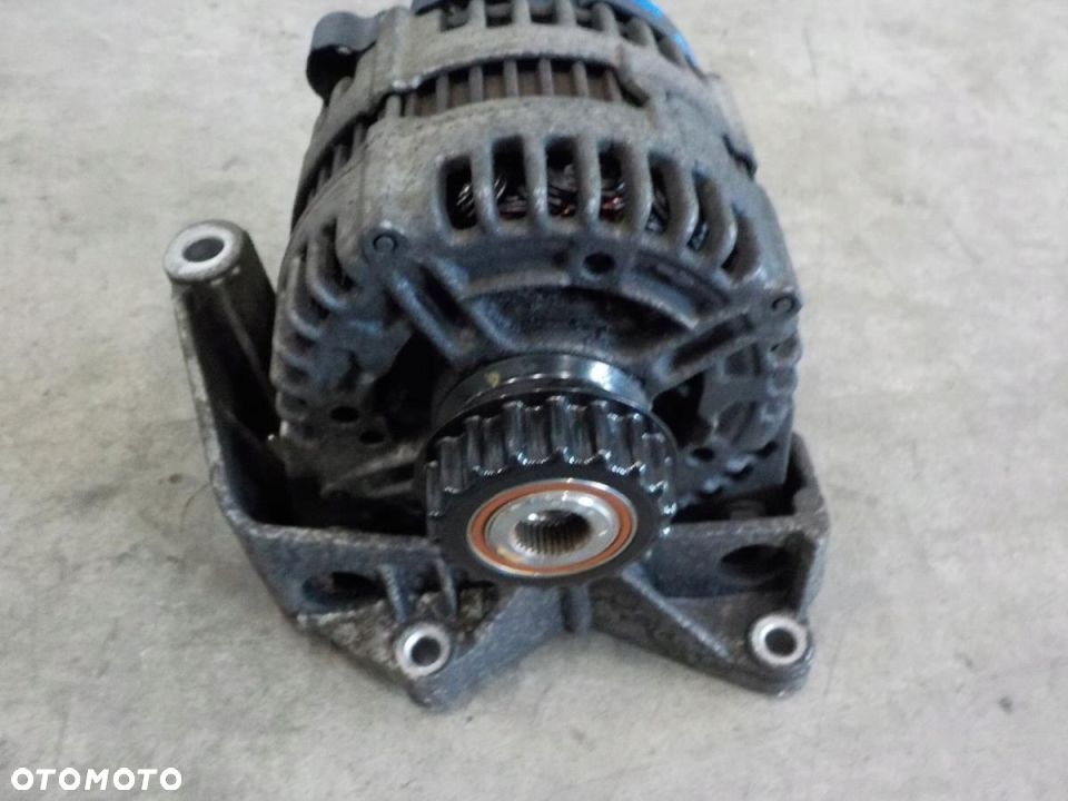 VW T5 2.5 TDI ALTERNATOR 070903024F - 3