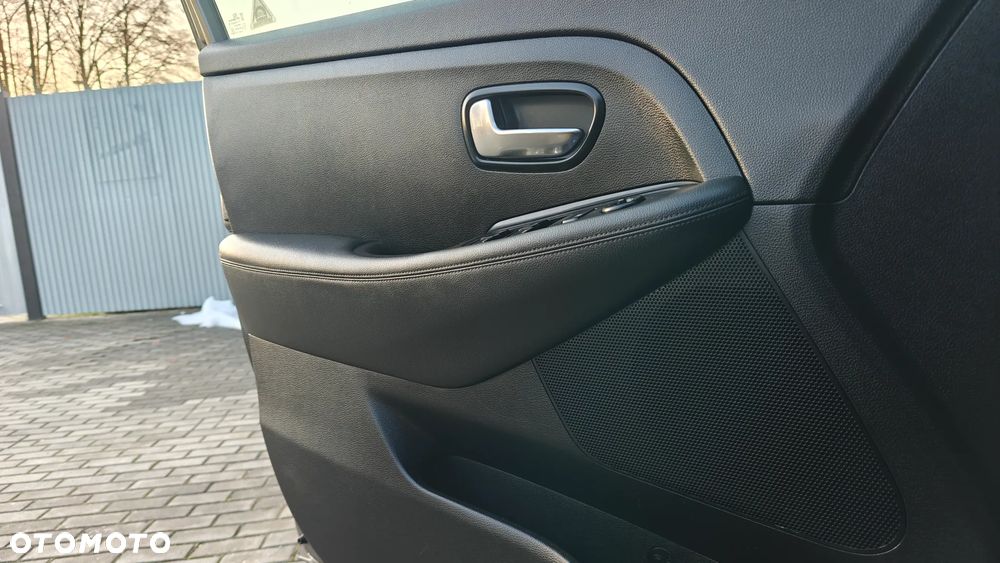 Kia Carens 1.6 GDI ISG Vision - 34