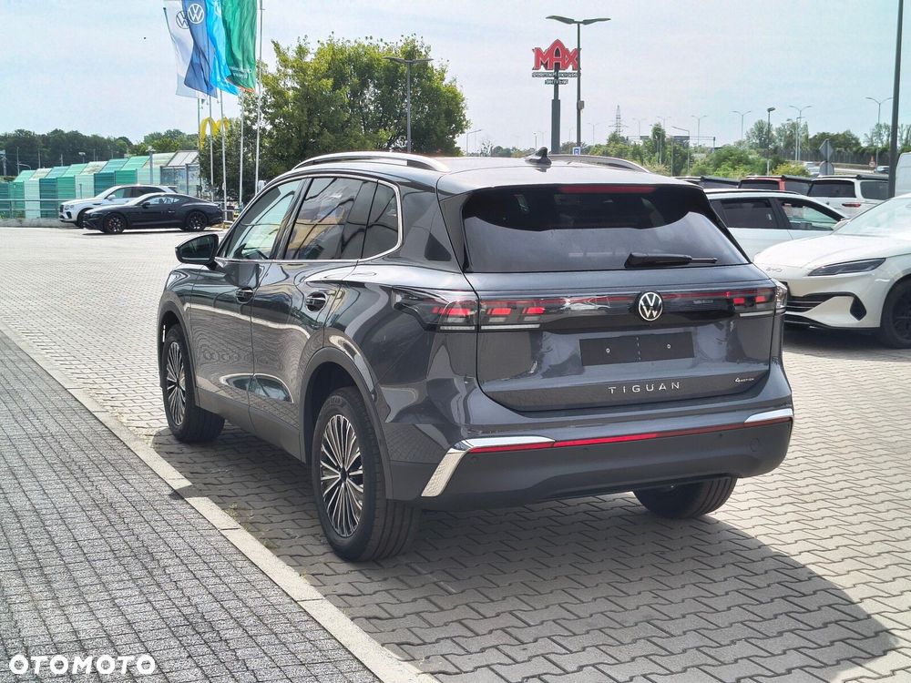 Volkswagen Tiguan - 8
