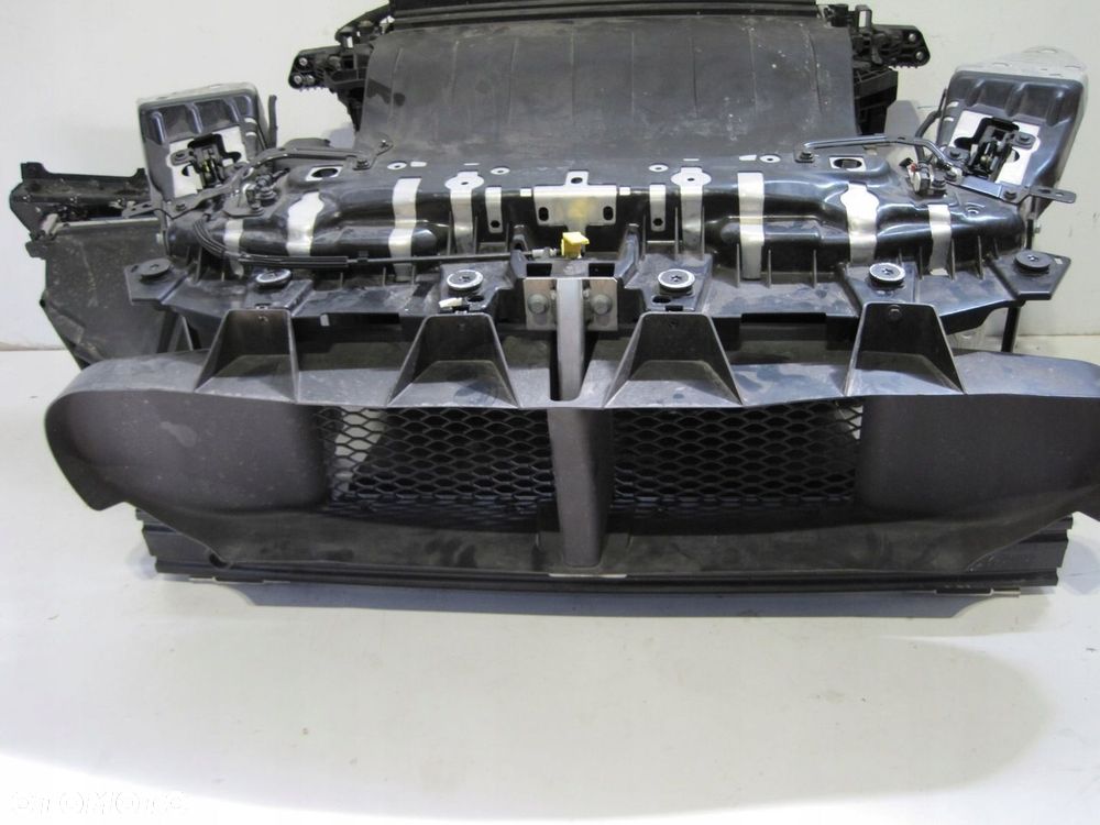 Pas przedni chłodnice MASERATI GRECALE 2,0i HYB - 1