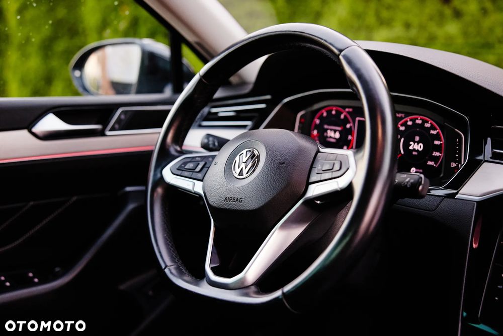 Volkswagen Passat 2.0 TSI Business DSG - 27
