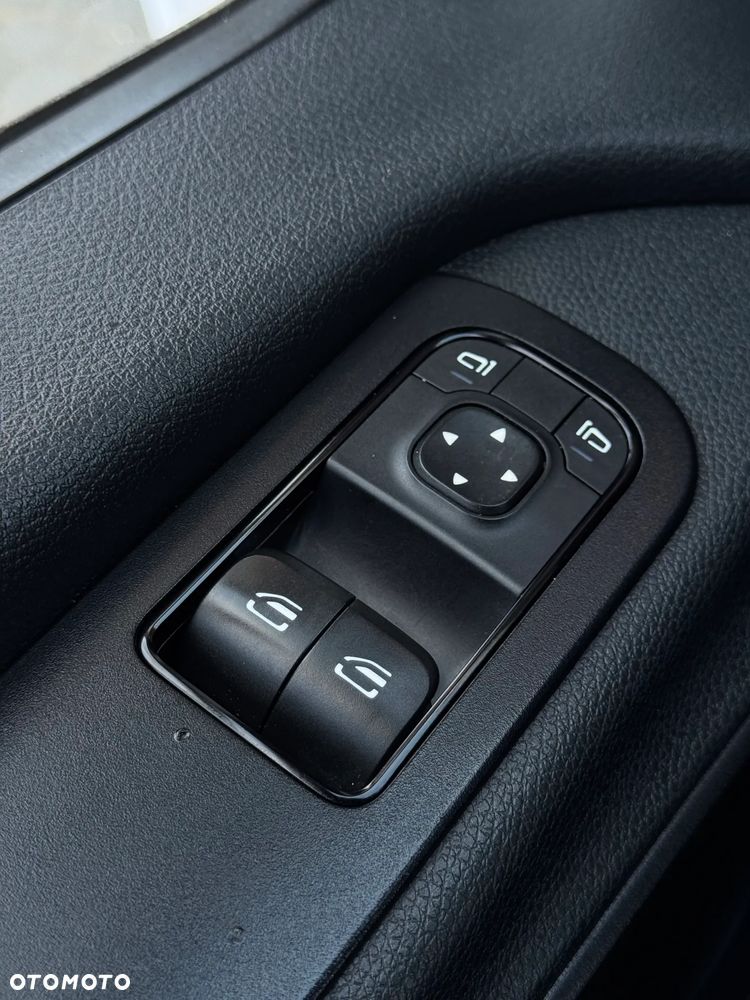 Mercedes-Benz SPRINTER - 20