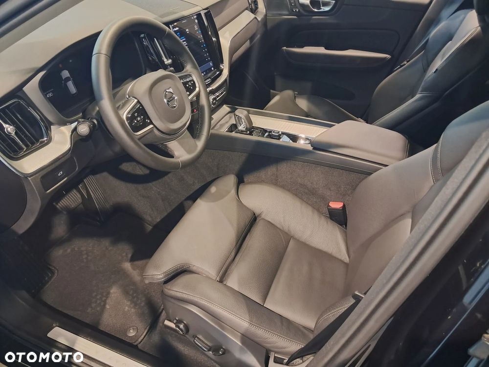 Volvo XC 60 B5 B AWD Plus Dark - 11