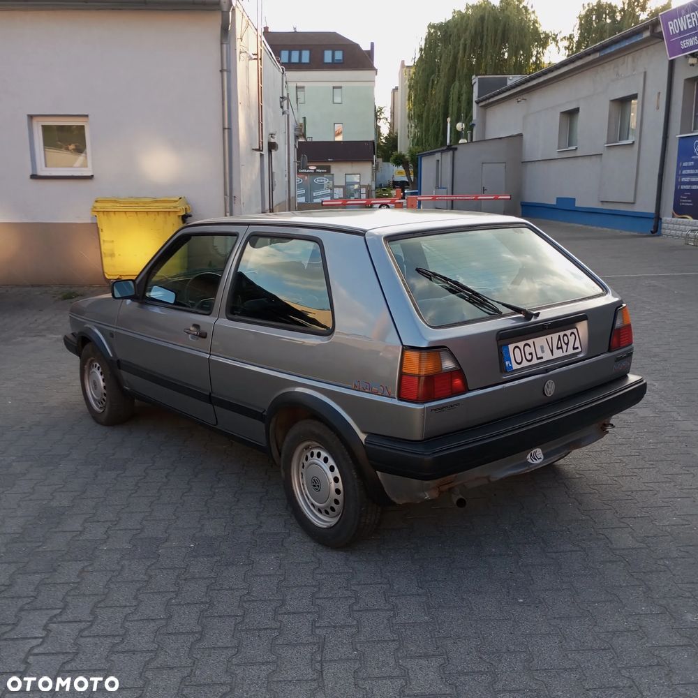 Volkswagen Golf - 16