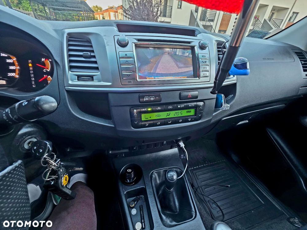 Toyota Hilux - 5