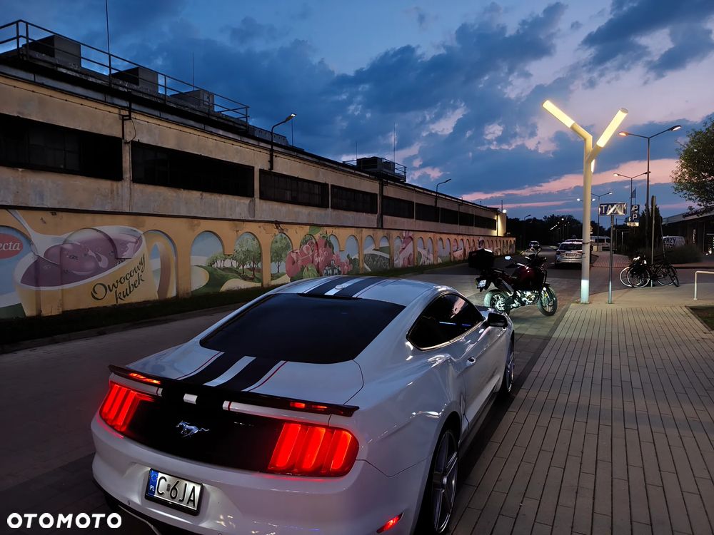 Ford Mustang 2.3 EcoBoost - 38