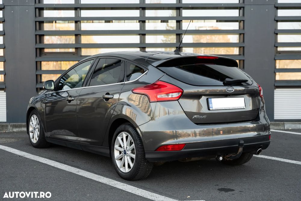 Ford Focus 2.0 TDCI Powershift Titanium - 3