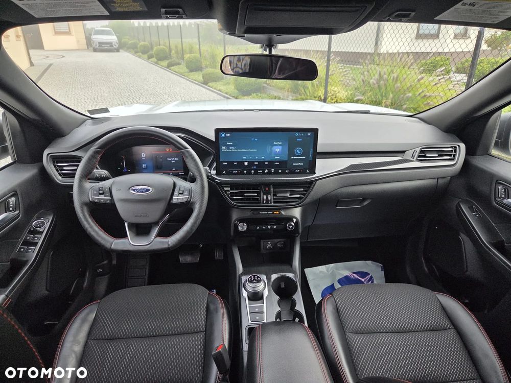 Ford Kuga - 27