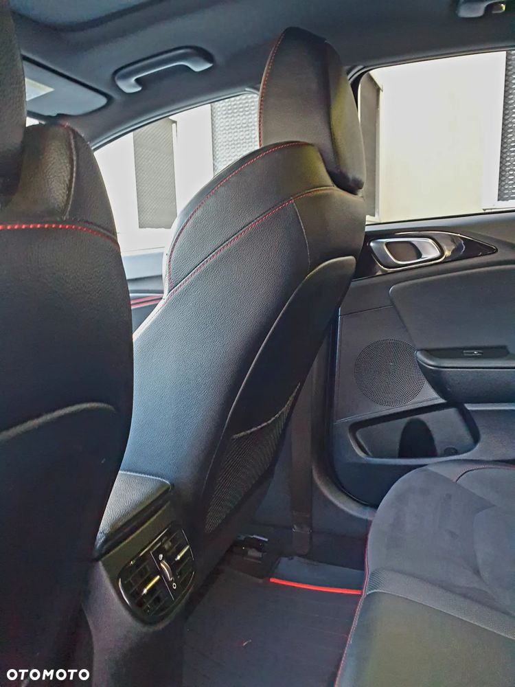 Kia ProCeed 1.6 T-GDI GT DCT - 15
