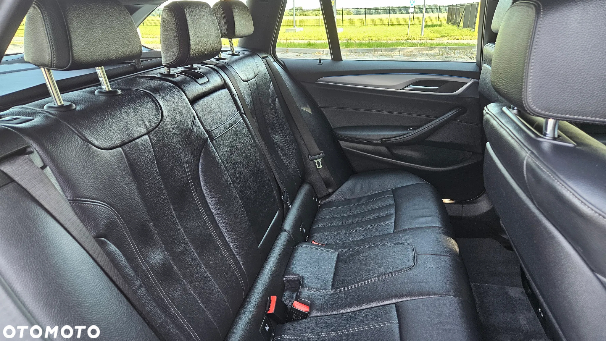 BMW Seria 5 520e - 29