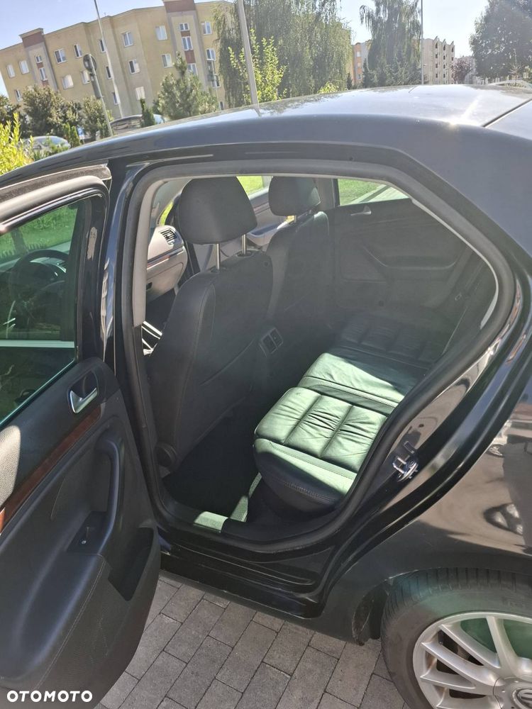 Volkswagen Jetta 1.9 TDI Comfortline - 4