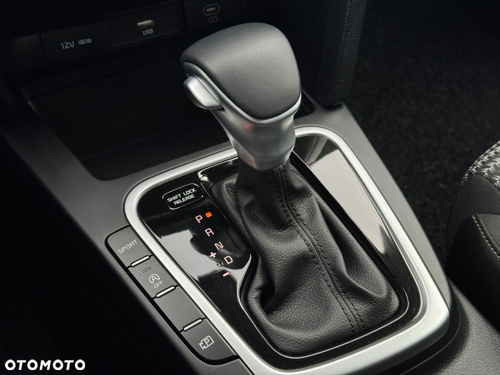 Kia XCeed 1.6 T-GDI M DCT - 32