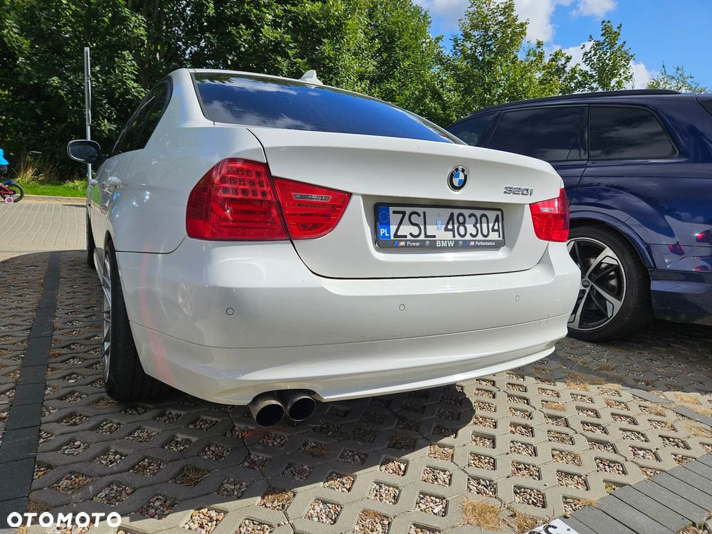 BMW Seria 3 320i - 14