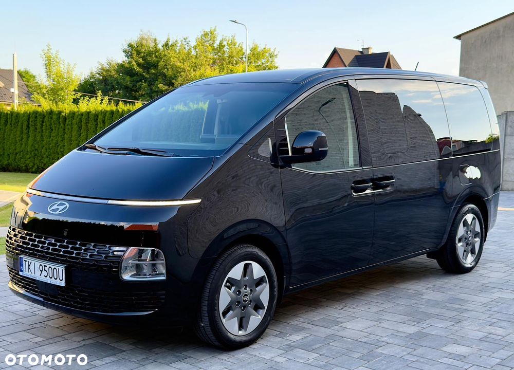 Hyundai Staria 1.6 T-GDI HEV Smart VIP - 2