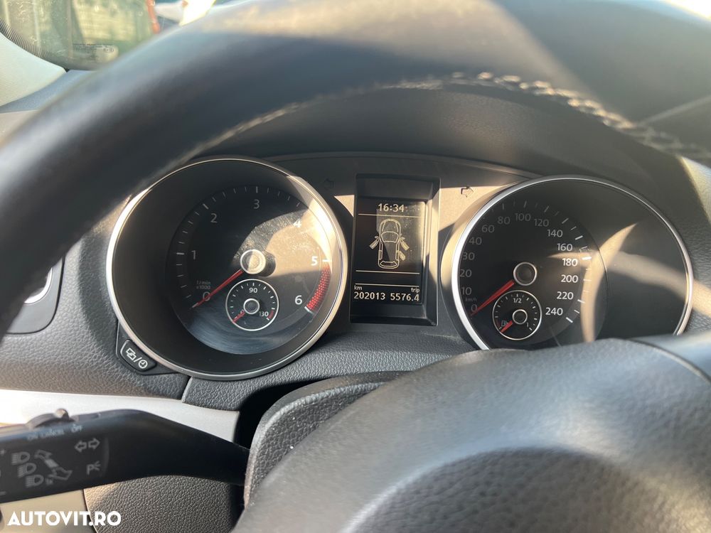 Volkswagen Golf - 9