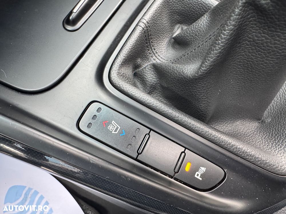 Kia Carens 1.7 CRDi 115 Dream-Team Edition - 11