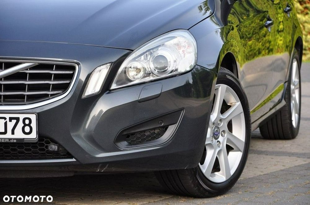 Volvo V60 D3 Momentum - 8