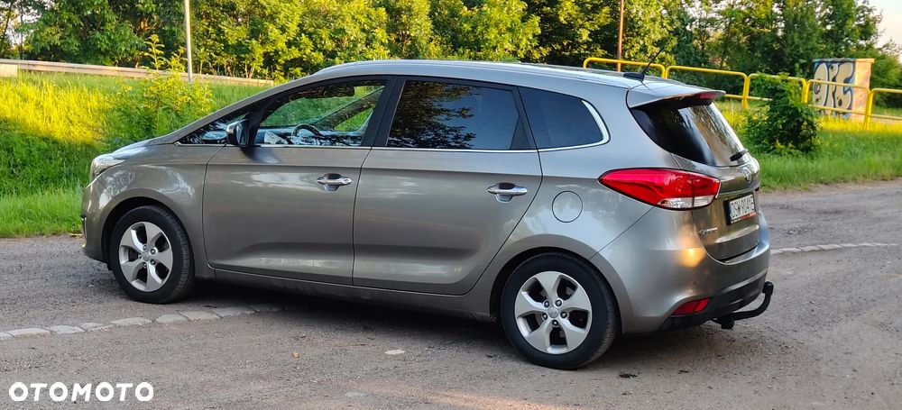 Kia Carens 1.6 GDI Dream-Team Edition - 12