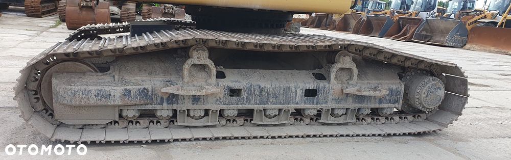 Caterpillar 330 F - 25