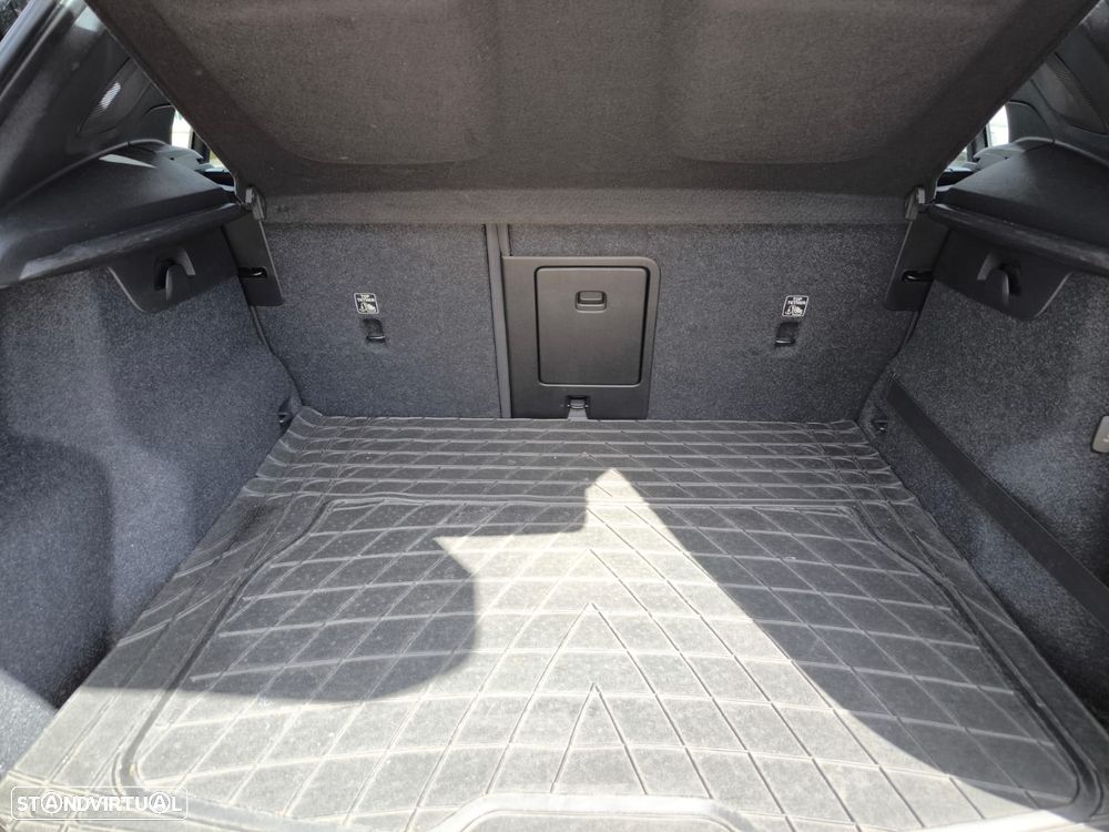 Volvo XC 40 1.5 T5 PHEV Momentum Plus - 18