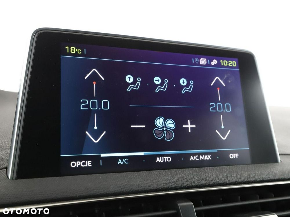 Peugeot 3008 Hybrid4 300 e-EAT8 GT - 29