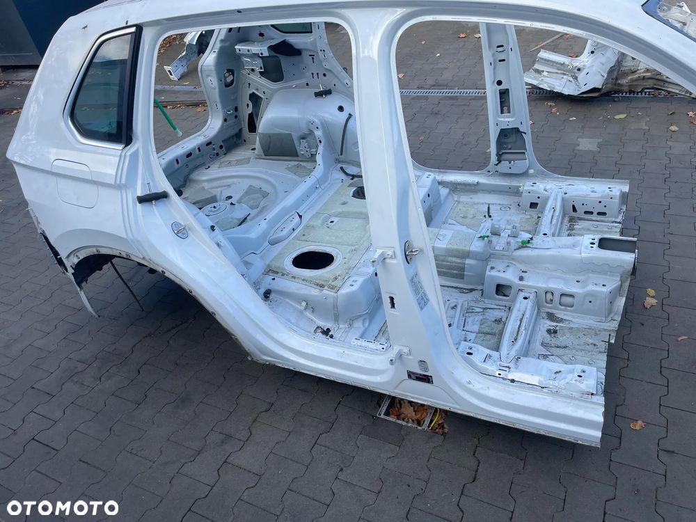 VW TIGUAN II ćwiartka prawy tył BŁOTNIK PRAWY TYŁ - 2