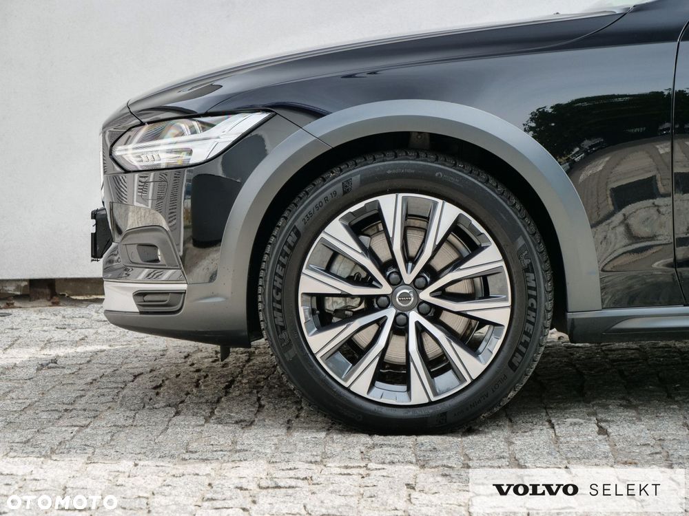 Volvo V90 Cross Country - 12